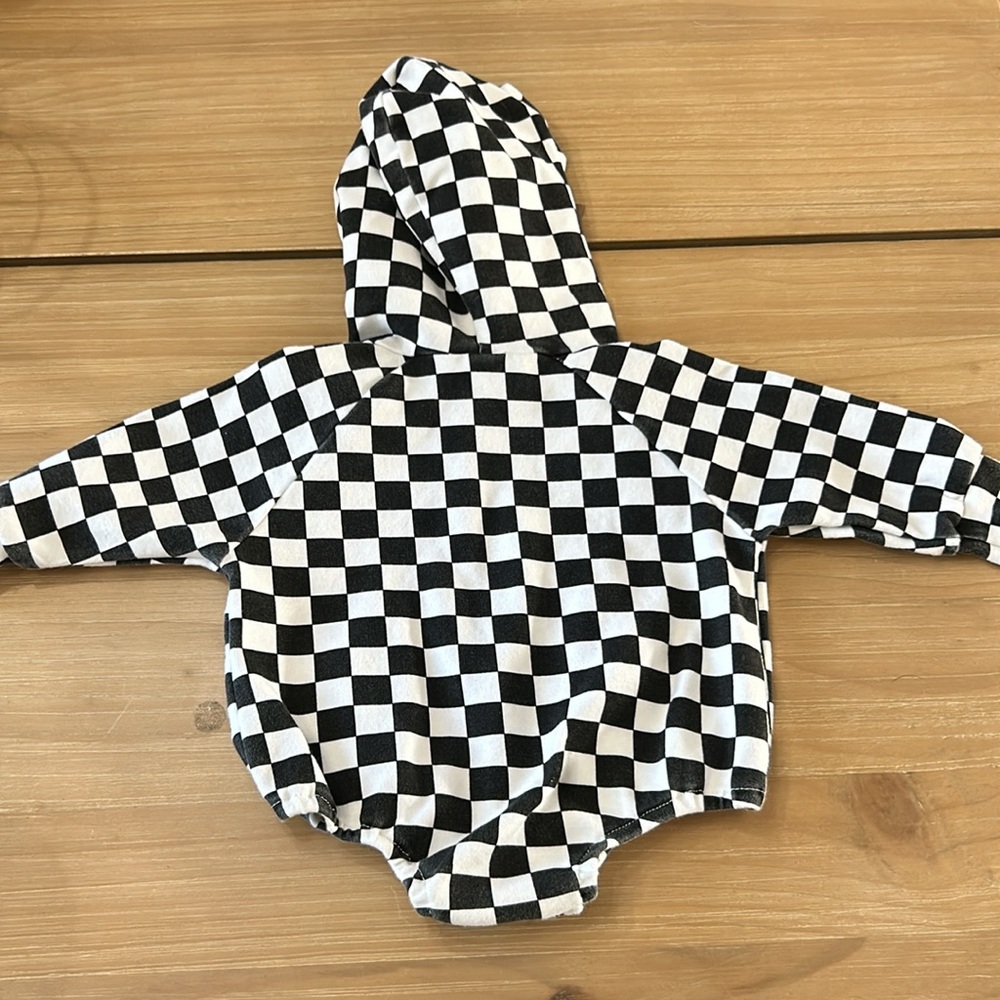 0-3 month checkered bubble outfit - Picture 4 of 4